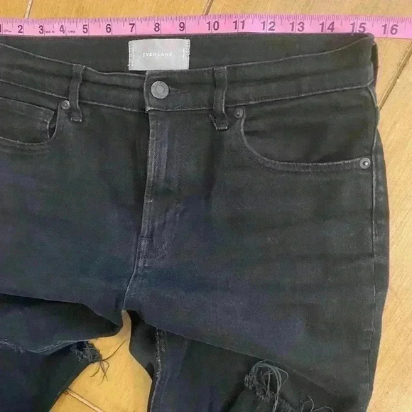 Everlane Black Frayed Ankle Jeans size 29 great condition - Picture 2 of 7